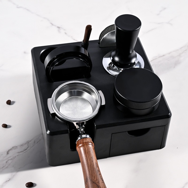 Czarna stacja do ubijania kawy – Espresso Tamper Station recenzja i cena